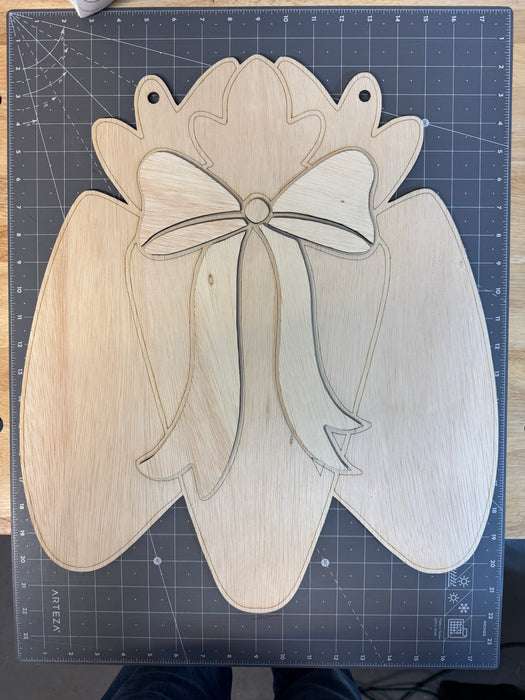 Carrot and Bow Door Hanger (UNPAINTED)