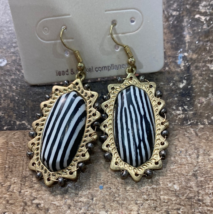 Black/White Zebra Stripe  earring