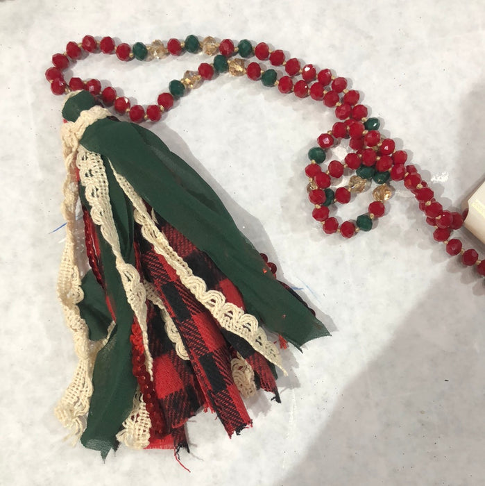 COZIEST CHRISTMAS TASSEL NECKLACE, RED GREEN